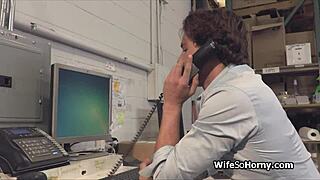 Hei, vil du se ferdighetene mine på denne harde lager kukken?