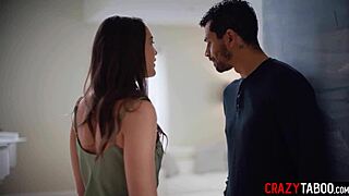 हॉर्नी मिल्फ वाइफ कैट्रिना कोल्ट एलेक्स जोन्स से रफ बांग चाहती है