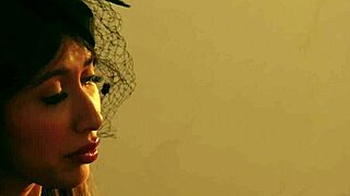 Milf Macocha Mocno Pieprzona w Dupę przez Zamaskowanego Ducha na Boże Narodzenie