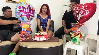 الأبناء يحتفلون بعيد ميلاد زوجة الأب باختراق مزدوج مفاجئ