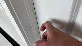 Sütlü Üvey Anne Uyku Sırasında Red Eviee ile Ham Seks Yapıyor, Ev Fantazisinde