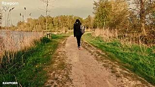 Linda Del Sol esplora natura, scopando cazzo enorme in buchi stretti