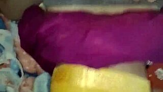 Sexiga bhabhis vilda fitta knullas hårt av devars massiva kuk!