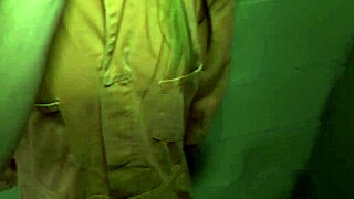 18+ स्लट क्लियो क्लेमेंटाइन ऑफिसर से हार्ड पनिश्ड, वाऊ!