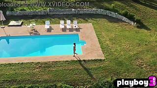 Ωχ, αυτή η καμπύλη νεαρή 18+ μοντέλα Laura Devushcat είναι εκπληκτική!