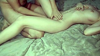 Wow, brat przyrodni oszukał ją, żeby wzięła jego twardego kutasa!