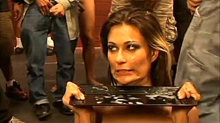 ये लड़कियां कम निगलने से रुक नहीं सकतीं, जंगली एक्शन में!