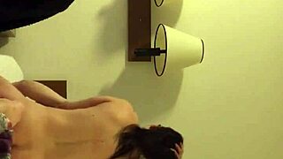 出轨的中国妻子Jenny被抓到与情人激情偷情