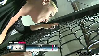 I den här heta scenen knullas en modell med gigantiska tuttar passionerat av sin partner.