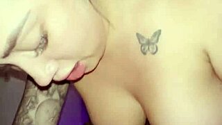 Sara Blonde împărțește pizda udă în threesome homemade dur