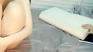 Вау, сексуальная вьетнамская любительница в действии!