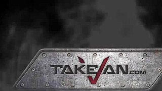 伙计，这个丰满的熟女婊子在面包车里阴户被精液浸透！🚗💦