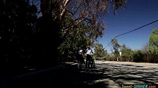 Oblech nauczyciel rżnie blond laskę 18+ w tabu erotycznej historii