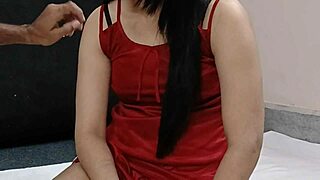 Șeful exploatează disperarea soției în film porno anal hardcore complet în hindi