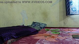 Desi bhabhi gets shaved pussy and anal by salon guy.