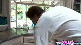 Cindy starfall sucks the plumber's filthy cock 😏