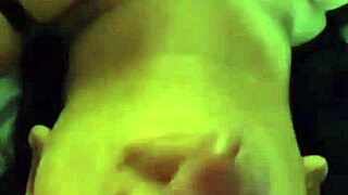 i'm cumming on the brunette's feet