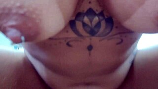 rabuda do cu guloso senta ate encher o cu de porra