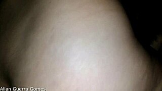 Comendo a branca de neve no carro com o lutador de mma allan guerra gomes