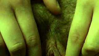 Exploring the vagina of my girlfriend in detail