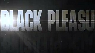 लेस्बियन चुदाई हर जगह तीव्र चाटना!