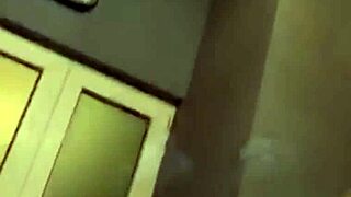 Russian slut boldly shows tits on Periscope