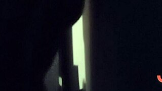 ela quis fazer no escurinho escondido