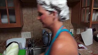 Deauxma demonstrates shampoo and blowjob technique