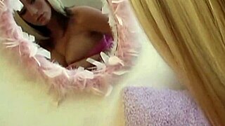 starri knight reaches orgasm fingering her shaved pussy solo