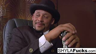 Shyla Stylez screams in hot anal threesome with assfucking and pussy pounding!