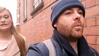 Honour Hypnotized To Flash Outdoors