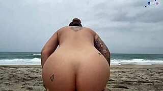 Sara Blonde gives rough public blowjob on Santa Marta beaches