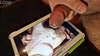 Amateur Pays Detailed Tribute To Martina Fragola With Cumshot On Her Image