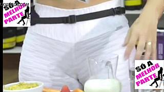 Kelly Key's Big Pussy Tears Leggings in Cameltoe Tease