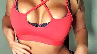 Big-ass fitness babe Briana Banderas strips and masturbates!