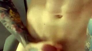 Hot twink Alexterner jerks off for Chatroubate fans. Young 18+ bodybuilder shows off muscular charm.