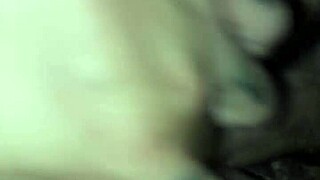 Cabalgada con dedo en la cola