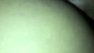 Cabalgada con dedo en la cola