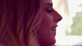 Beautiful shemale enjoys casual bareback encounter