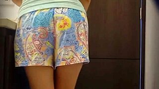 Spy cam catches real Argentine university girl pissing outdoors