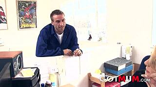 i got mum - two hot milfs sharin a good cock