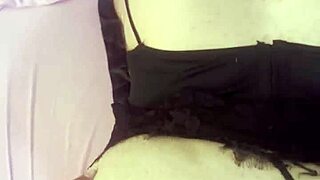 Cogidota de A Perrito Afortunado de Pito Chico Se Coge por Fin a Su Amiga!