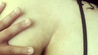 Cogidota de A Perrito Afortunado de Pito Chico Se Coge por Fin a Su Amiga!