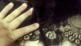 Cogidota de A Perrito Afortunado de Pito Chico Se Coge por Fin a Su Amiga!