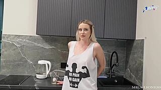 i can't believe i fucked a stranger after courier's mistake.