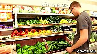 i masturbatd with that cucumber on my twink ass, amazing