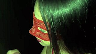 Amateurs take cum in mouth at swing house group