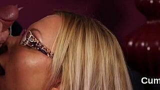 i get a sperm load on my face sucking all the jizz in blowbang