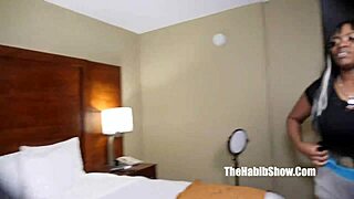 Phat booty goddess Keke thick freaks with big tits and big ass in Chicago intro!