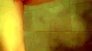 Pakistani Girl Squirts During Fingering